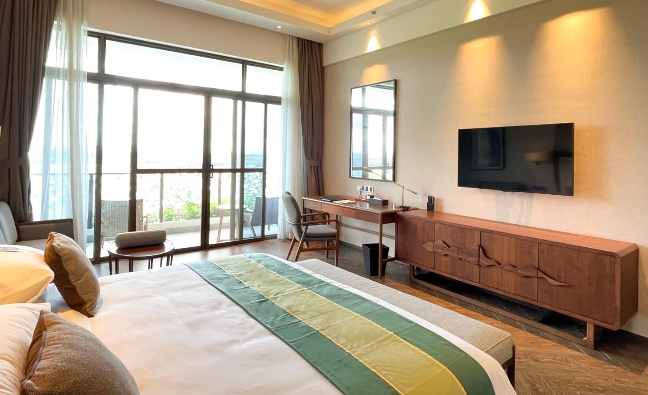 Forest City Golf Hotel Nusajaya  Esterno foto